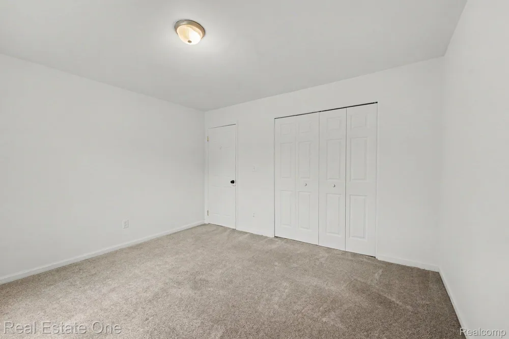 1968 Axtell Drive #3 Troy City, MI 48084