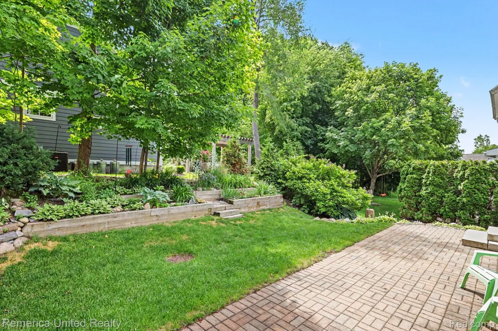 307 River Wood Trail #2 Milford Village, MI 48381