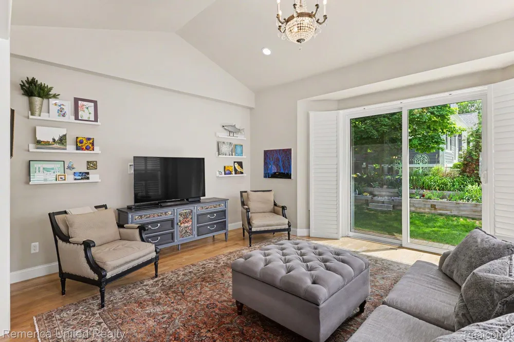 307 River Wood Trail #2 Milford Village, MI 48381