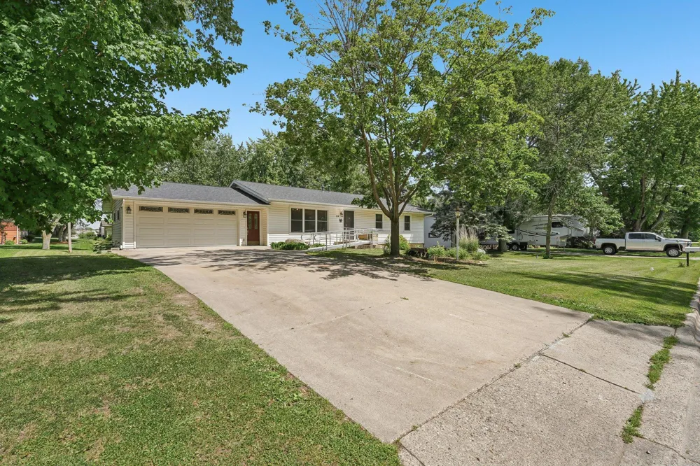 118 4th Avenue NE Lonsdale, MN 55046