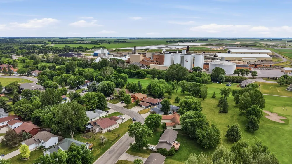 2328 Country Club Parkway Moorhead, MN 56560