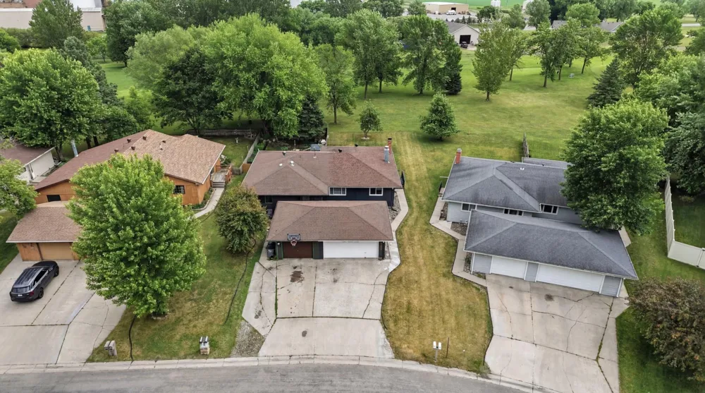 2328 Country Club Parkway Moorhead, MN 56560