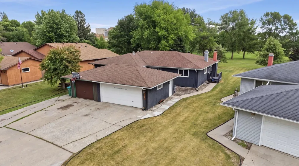 2328 Country Club Parkway Moorhead, MN 56560