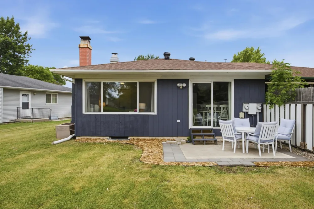 2328 Country Club Parkway Moorhead, MN 56560