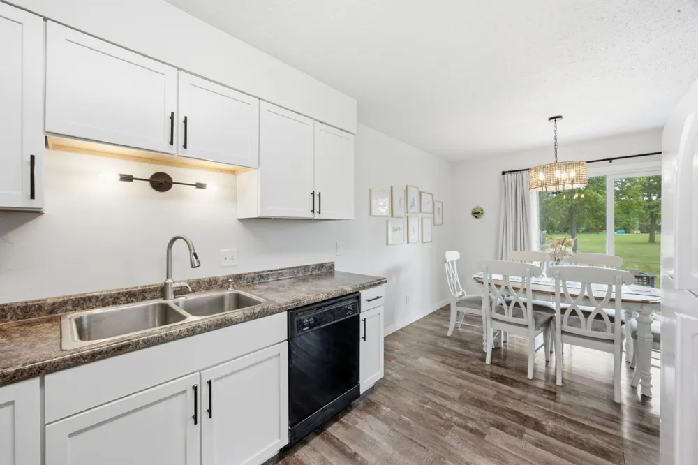 2328 Country Club Parkway Moorhead, MN 56560