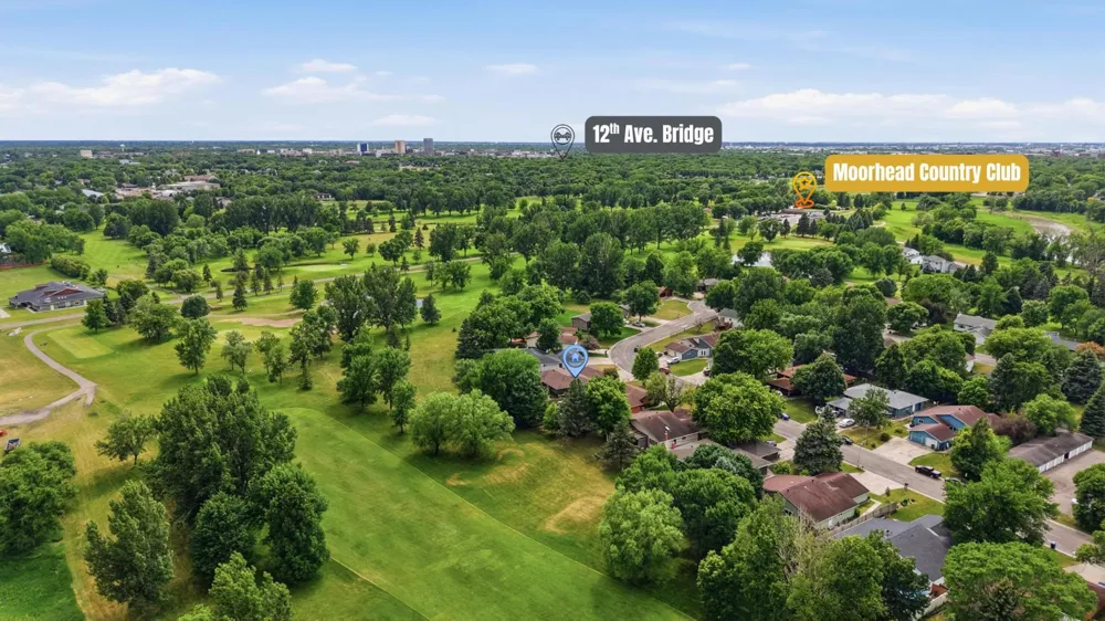 2328 Country Club Parkway Moorhead, MN 56560