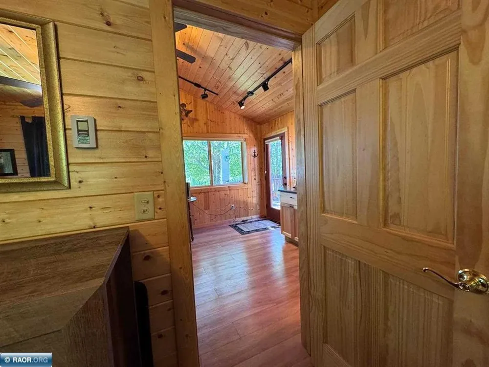 7359 Oak Narrows Shore Cook, MN 55723