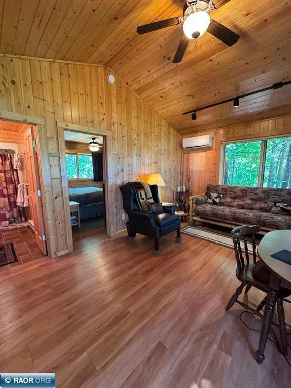 7359 Oak Narrows Shore Cook, MN 55723