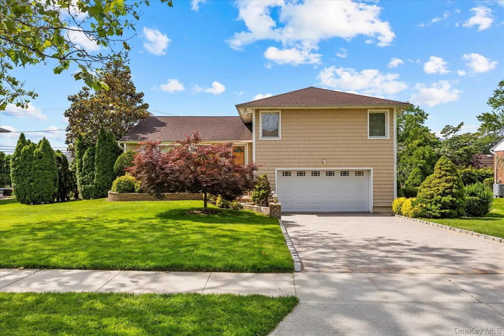228 Robby Lane Manhasset Hills, NY 11040