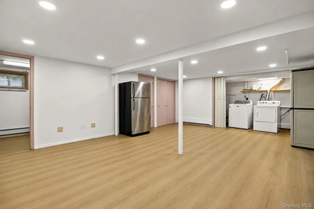 228 Robby Lane Manhasset Hills, NY 11040