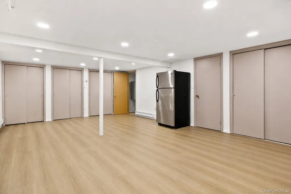228 Robby Lane Manhasset Hills, NY 11040
