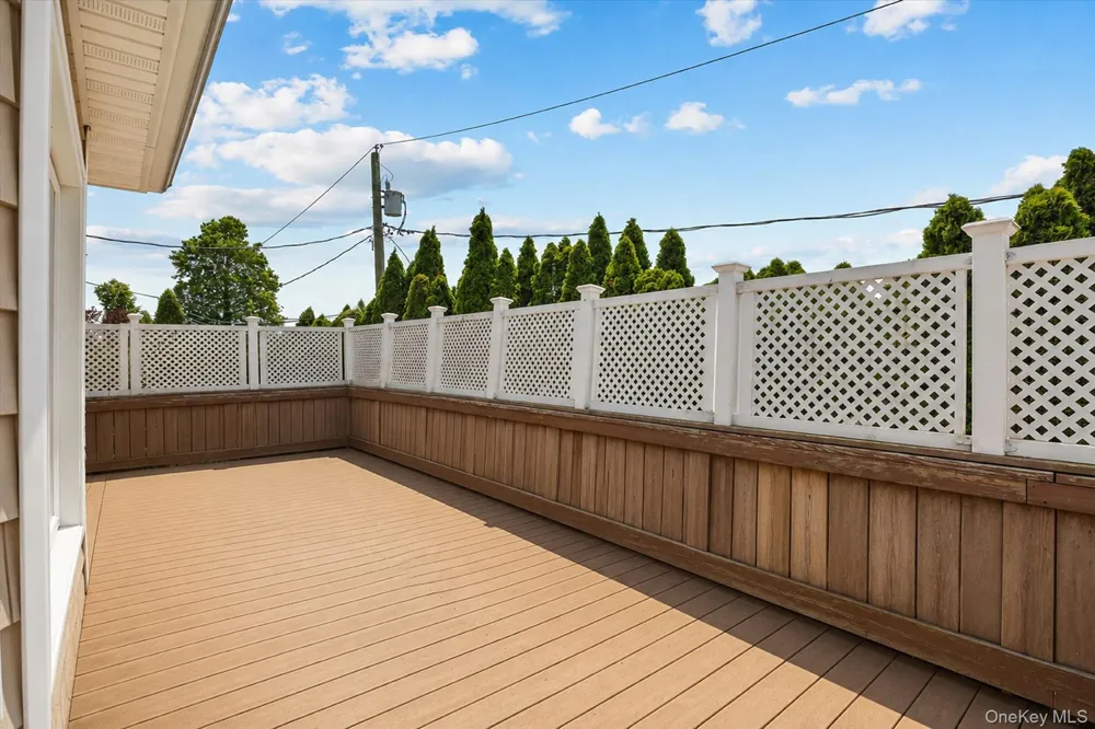 228 Robby Lane Manhasset Hills, NY 11040