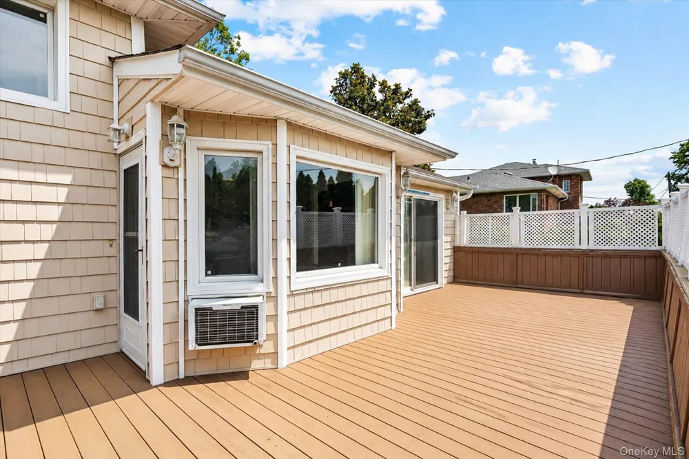 228 Robby Lane Manhasset Hills, NY 11040