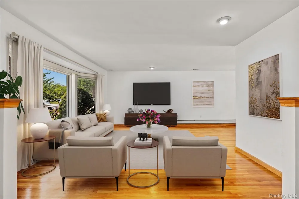 228 Robby Lane Manhasset Hills, NY 11040