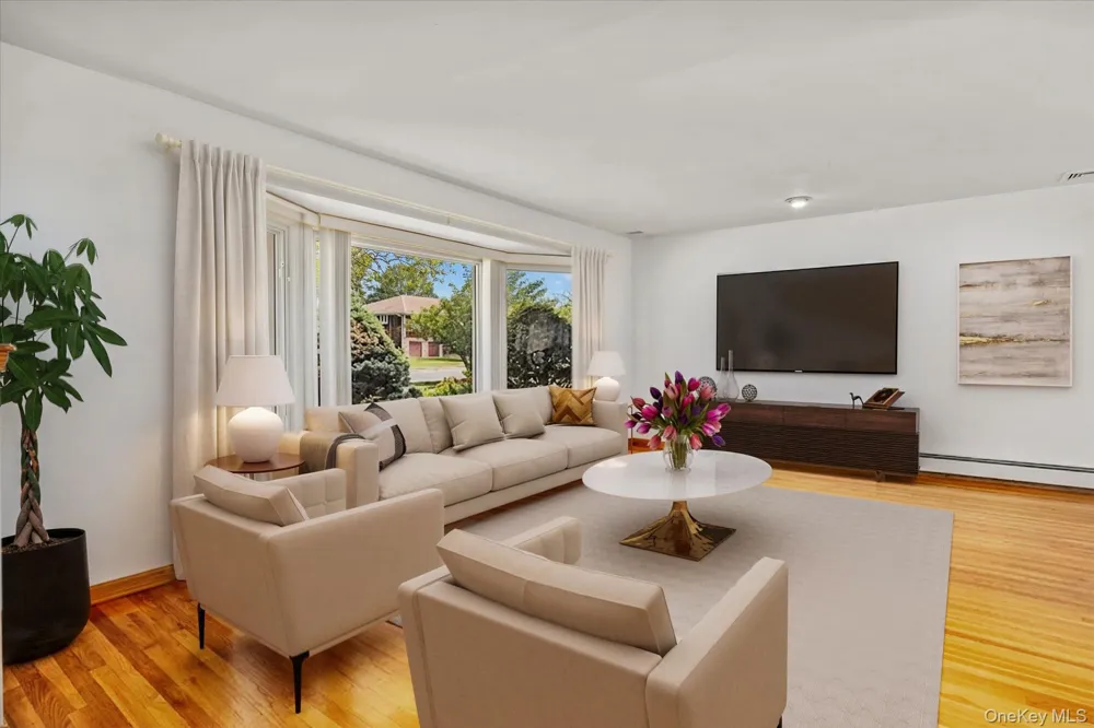 228 Robby Lane Manhasset Hills, NY 11040