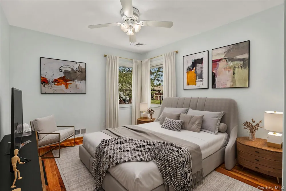 228 Robby Lane Manhasset Hills, NY 11040