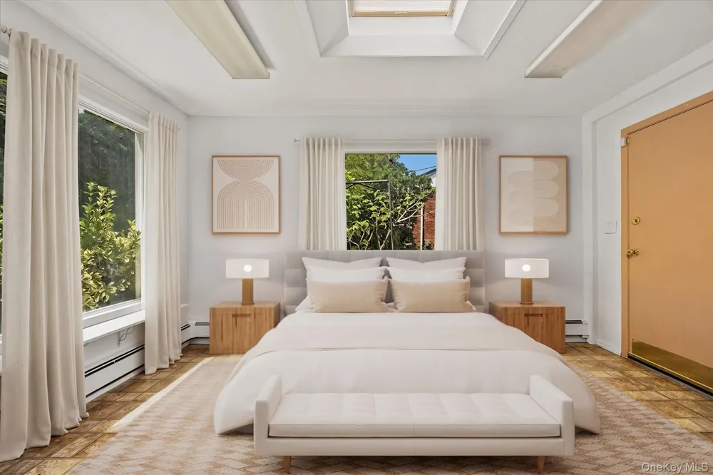 228 Robby Lane Manhasset Hills, NY 11040