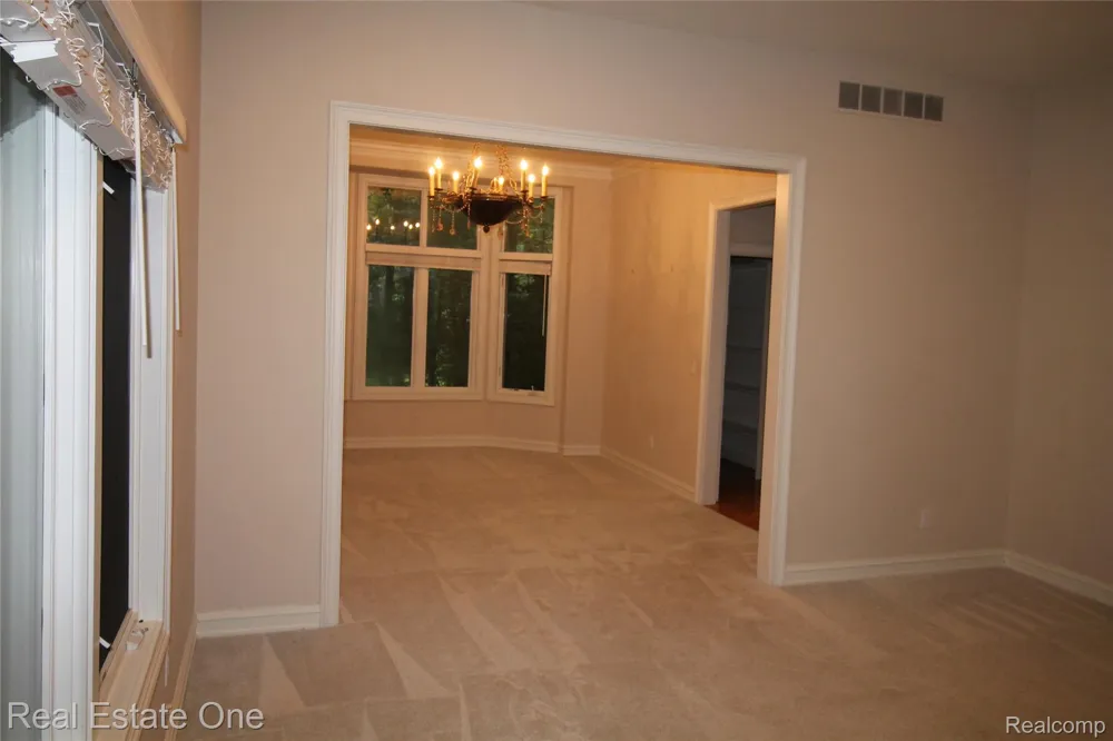 3417 Hidden Oaks Lane West Bloomfield Charter Township, MI 48324