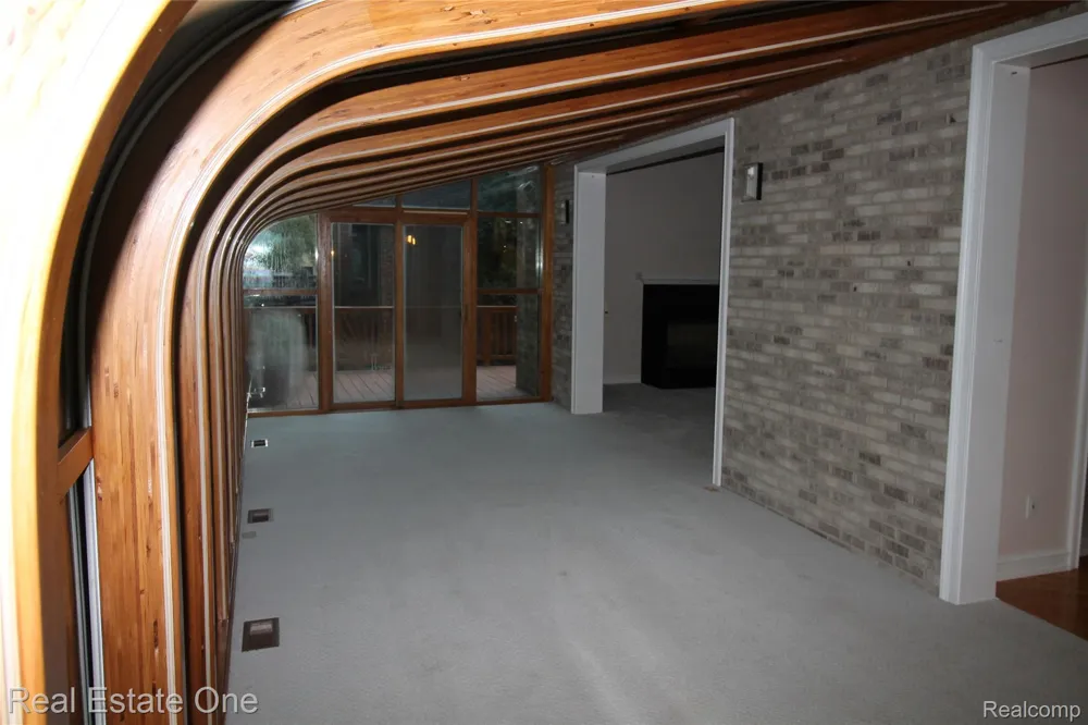 3417 Hidden Oaks Lane West Bloomfield Charter Township, MI 48324