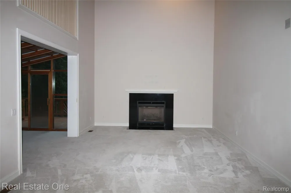 3417 Hidden Oaks Lane West Bloomfield Charter Township, MI 48324