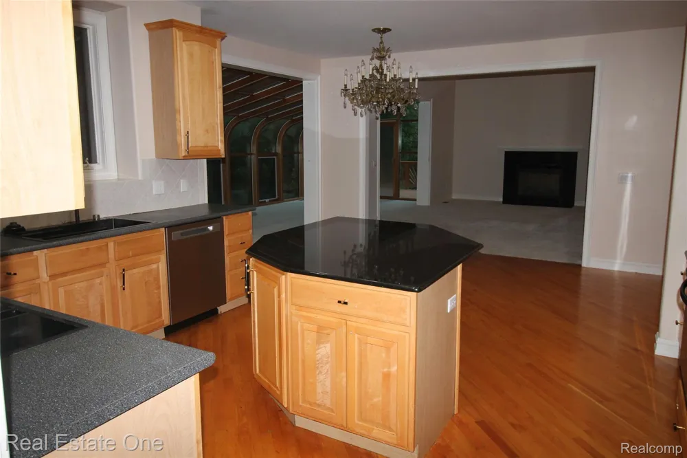 3417 Hidden Oaks Lane West Bloomfield Charter Township, MI 48324