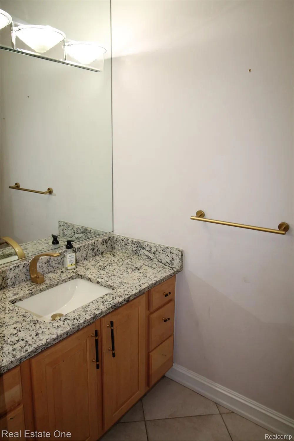 3417 Hidden Oaks Lane West Bloomfield Charter Township, MI 48324