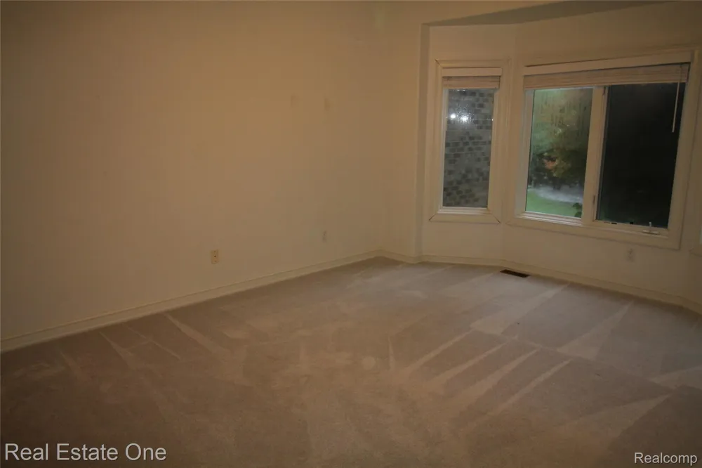 3417 Hidden Oaks Lane West Bloomfield Charter Township, MI 48324