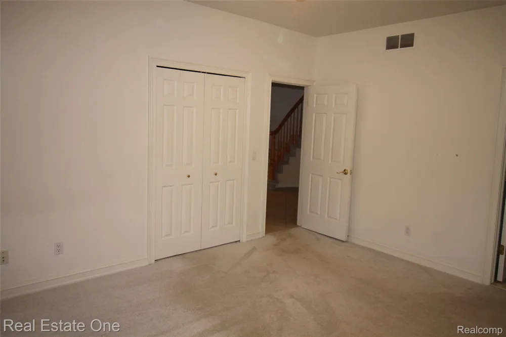 3417 Hidden Oaks Lane West Bloomfield Charter Township, MI 48324