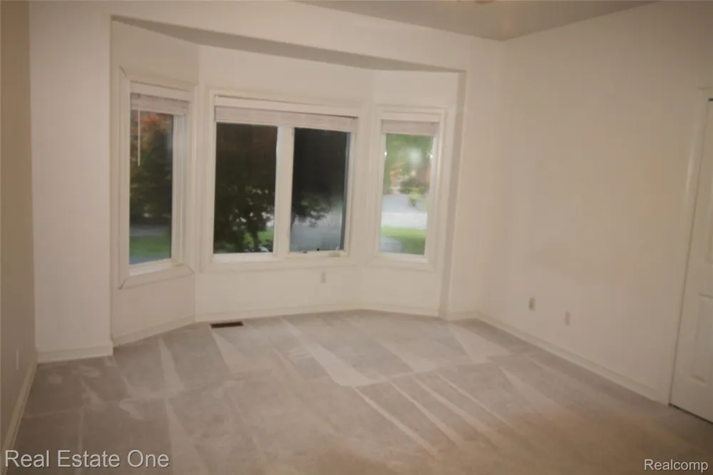 3417 Hidden Oaks Lane West Bloomfield Charter Township, MI 48324
