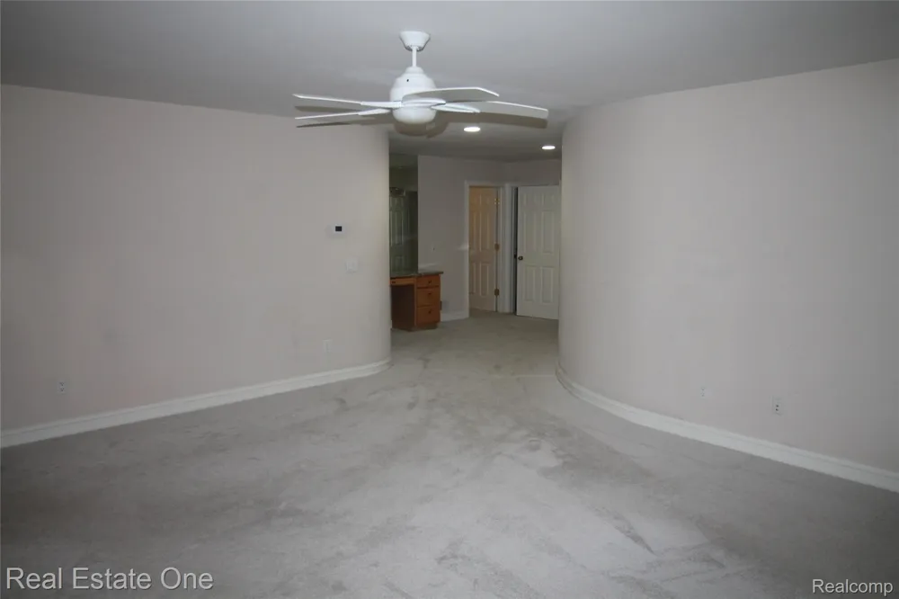 3417 Hidden Oaks Lane West Bloomfield Charter Township, MI 48324