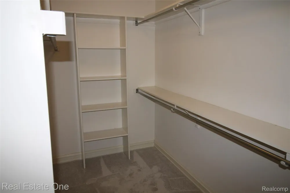 3417 Hidden Oaks Lane West Bloomfield Charter Township, MI 48324