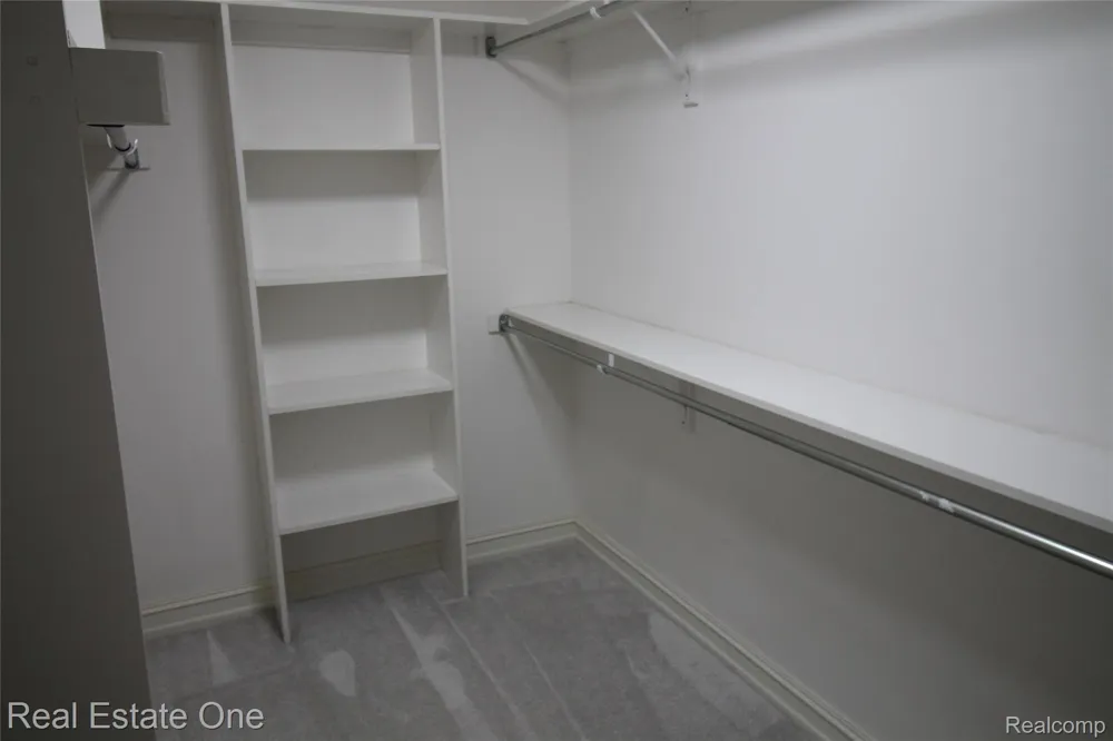 3417 Hidden Oaks Lane West Bloomfield Charter Township, MI 48324