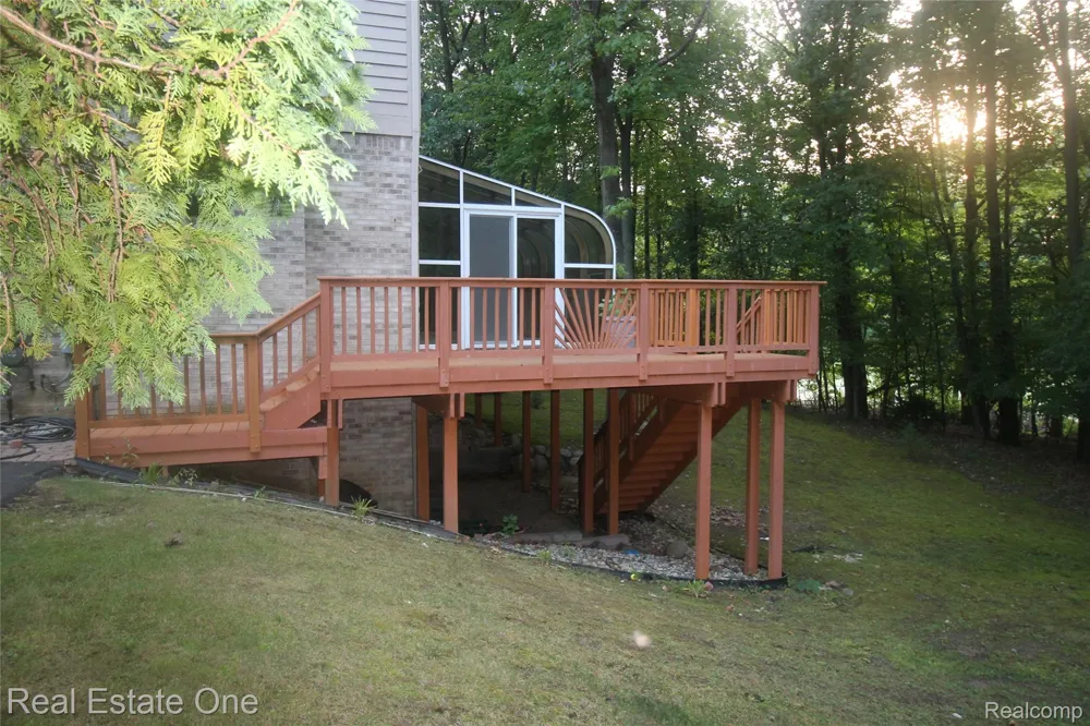 3417 Hidden Oaks Lane West Bloomfield Charter Township, MI 48324