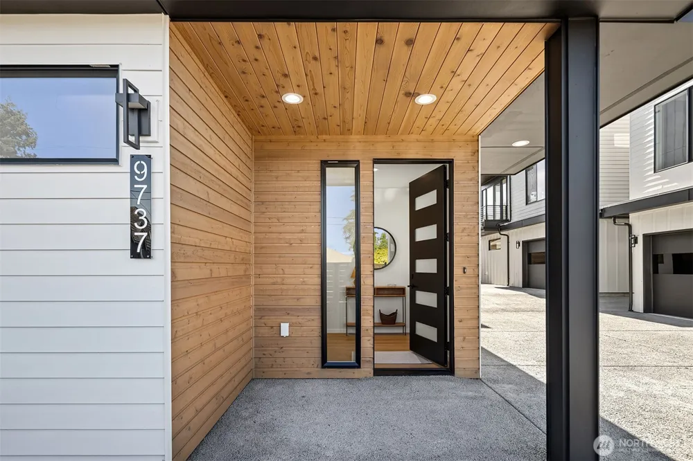 9739 12th Avenue NW Seattle, WA 98117