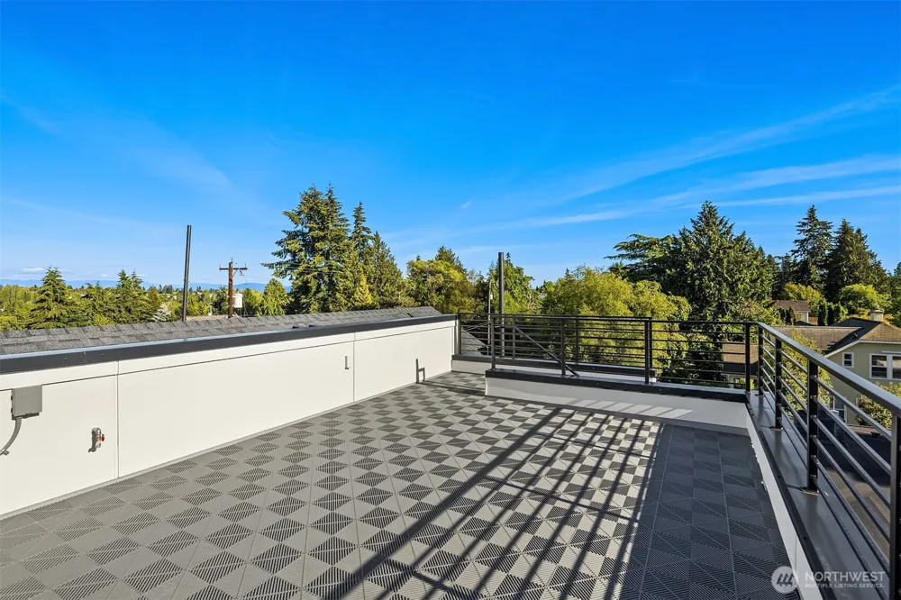 9739 12th Avenue NW Seattle, WA 98117