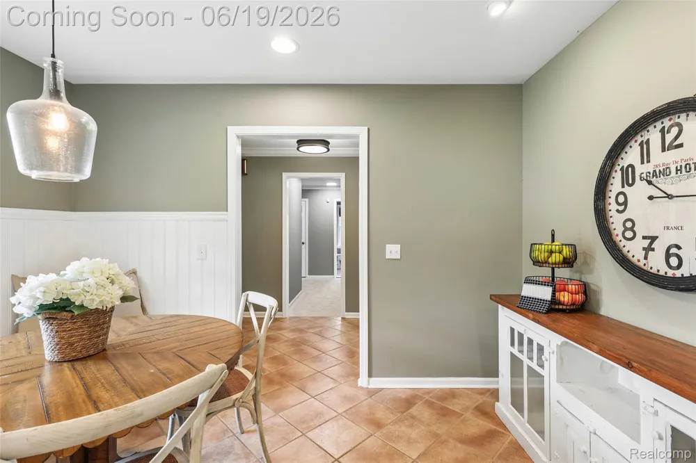 9787 York Woods Drive York Charter Township, MI 48176