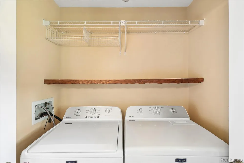 9787 York Woods Drive York Charter Township, MI 48176
