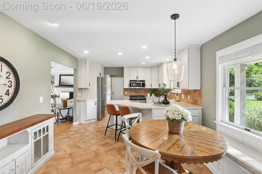 9787 York Woods Drive York Charter Township, MI 48176