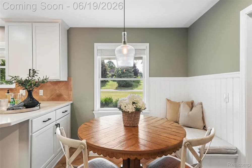 9787 York Woods Drive York Charter Township, MI 48176
