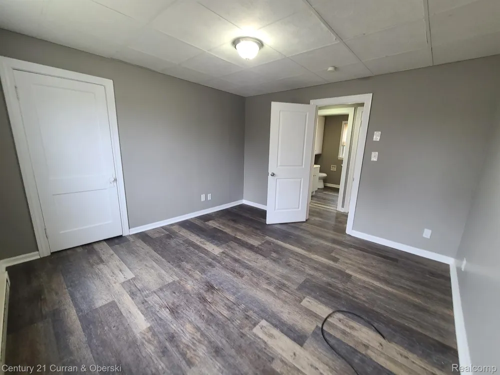 1374 HANFORD #2 AVENUE Lincoln Park City, MI 48146