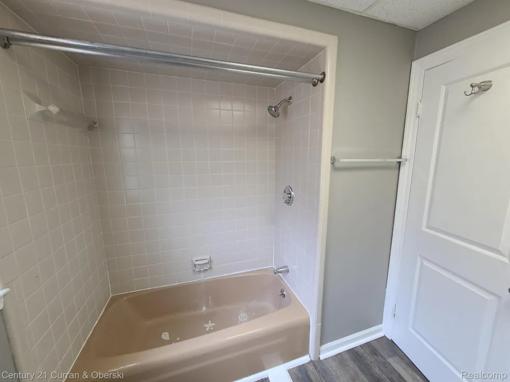 1374 HANFORD #2 AVENUE Lincoln Park City, MI 48146