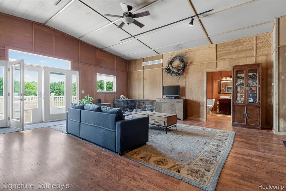 12700 Shaffer Road Springfield Charter Township, MI 48350