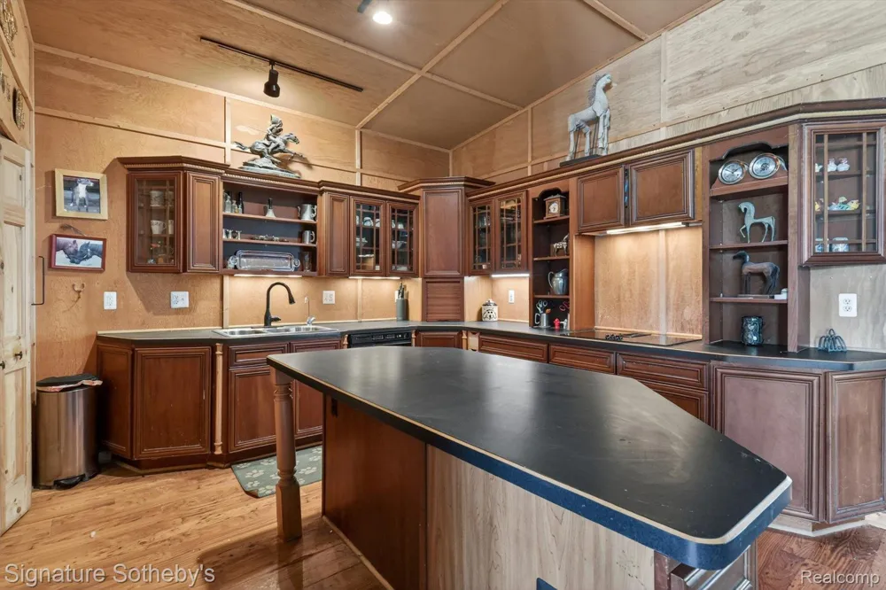 12700 Shaffer Road Springfield Charter Township, MI 48350