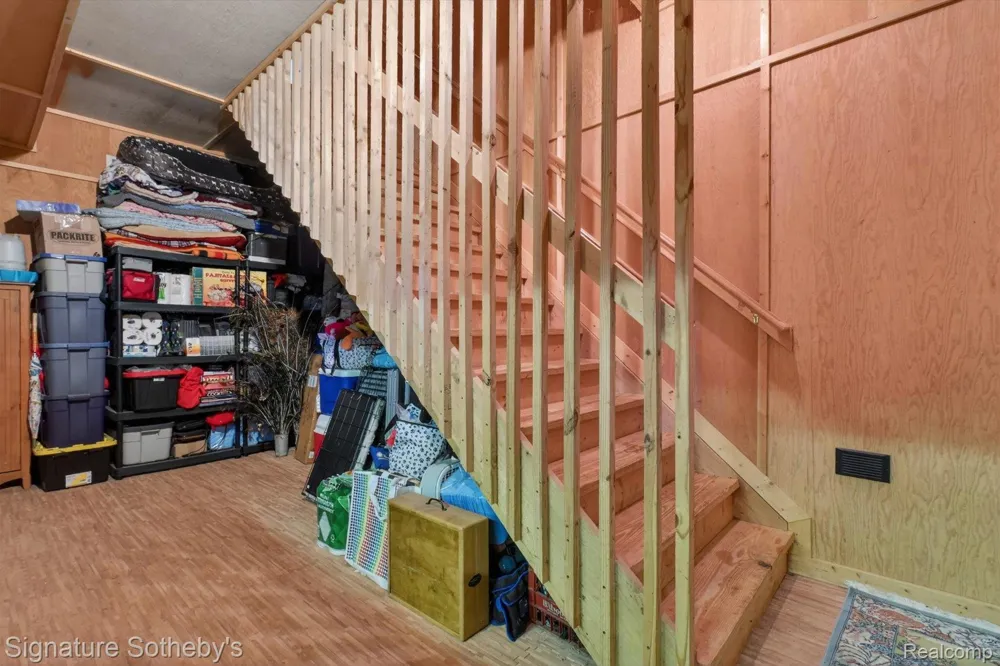 12700 Shaffer Road Springfield Charter Township, MI 48350