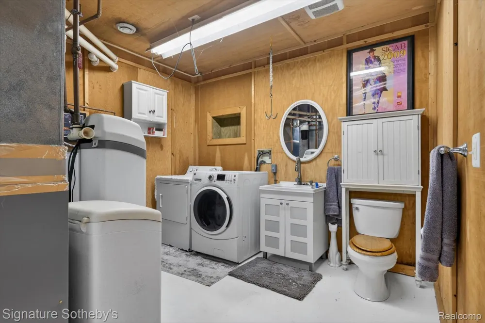 12700 Shaffer Road Springfield Charter Township, MI 48350