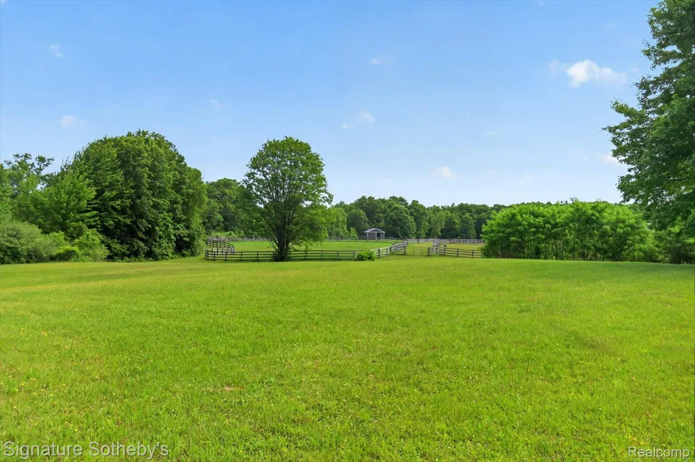 12700 Shaffer Road Springfield Charter Township, MI 48350