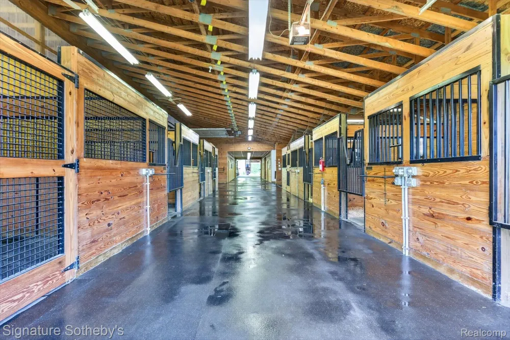 12700 Shaffer Road Springfield Charter Township, MI 48350