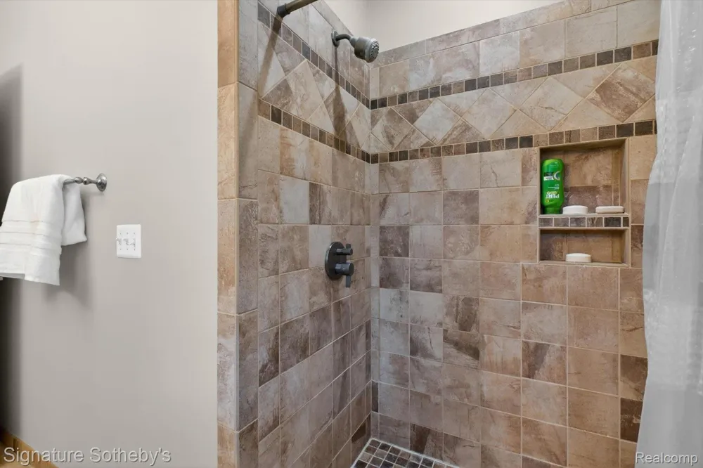 12700 Shaffer Road Springfield Charter Township, MI 48350
