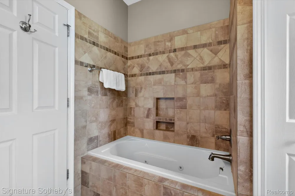 12700 Shaffer Road Springfield Charter Township, MI 48350