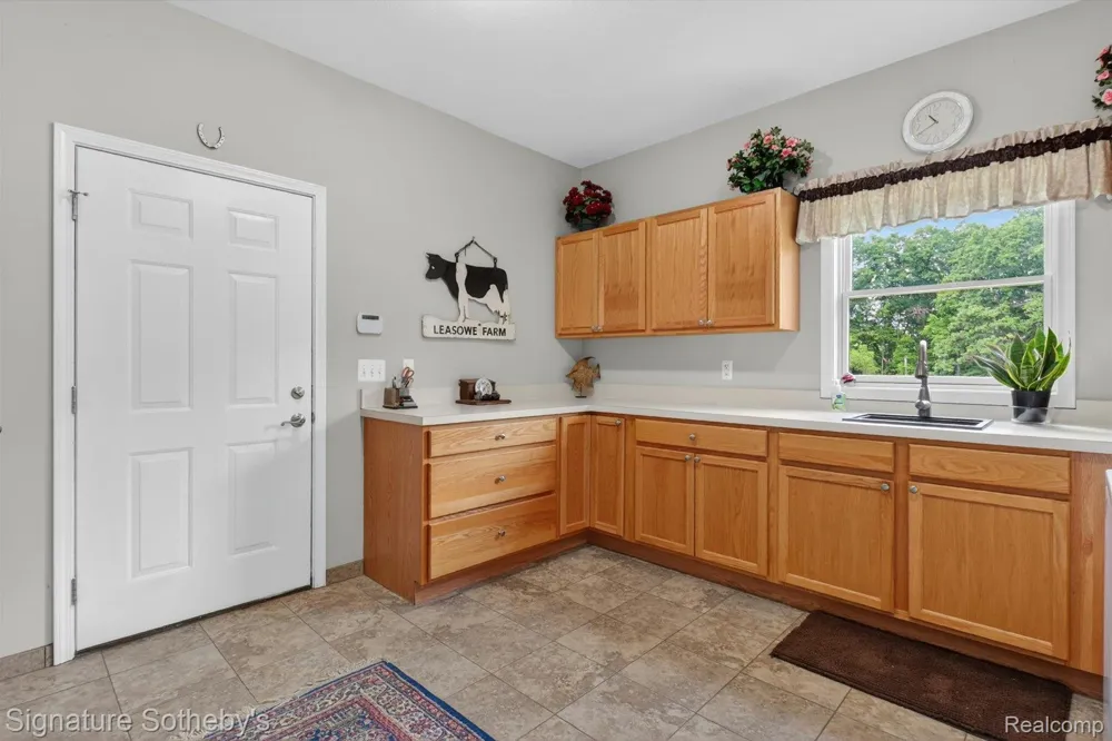 12700 Shaffer Road Springfield Charter Township, MI 48350